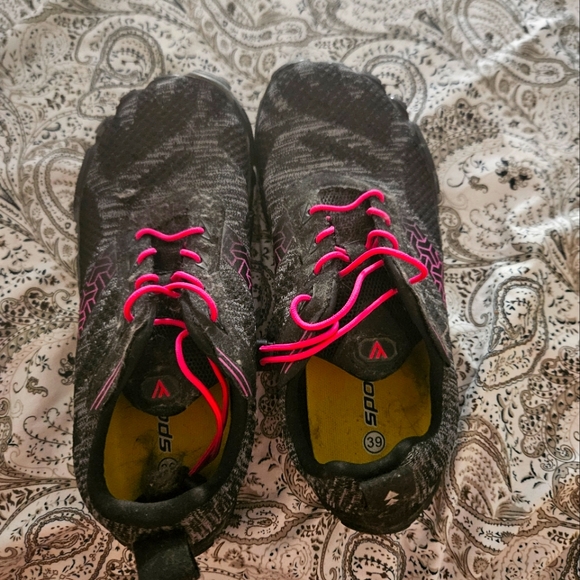 Tennis shoes, Sports,8.5 Grey - Picture 1 of 3